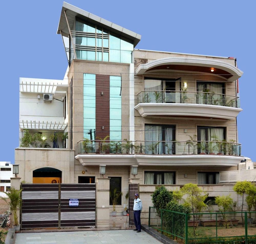Hotel Golf View Suites Gurgaon Exterior foto