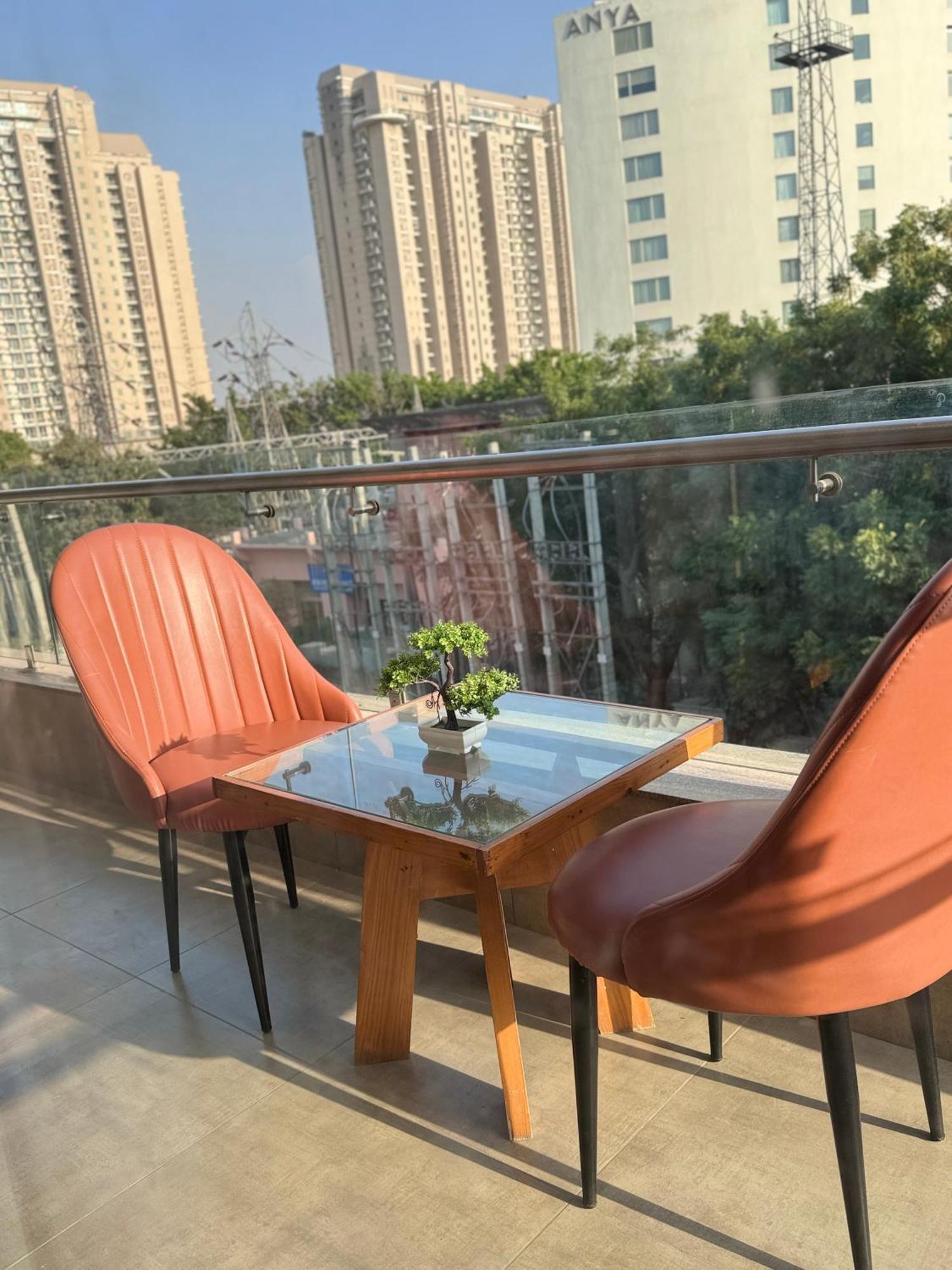 Hotel Golf View Suites Gurgaon Exterior foto