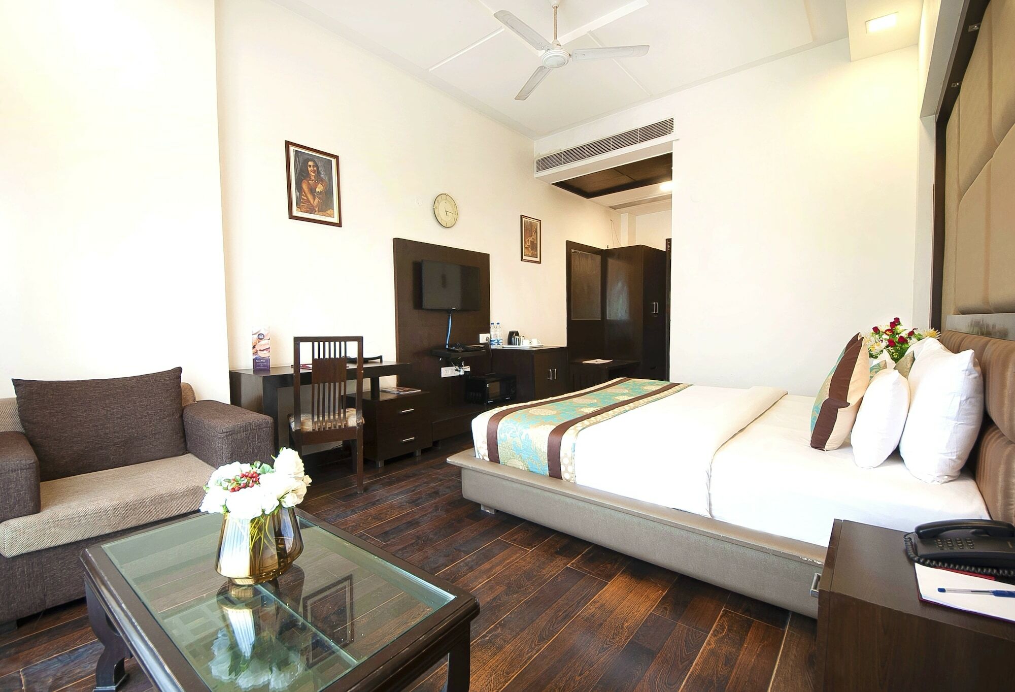 Hotel Golf View Suites Gurgaon Exterior foto